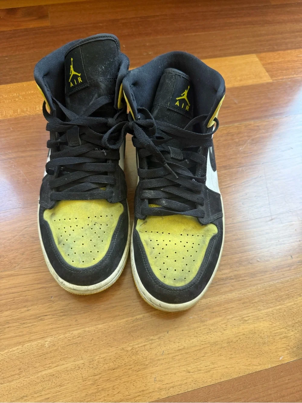 Air Jordan 1 Mid SE 'Yellow Toe' (2019)